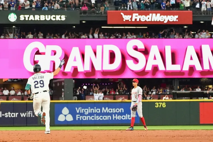 Intentional walk came back to bite Reds